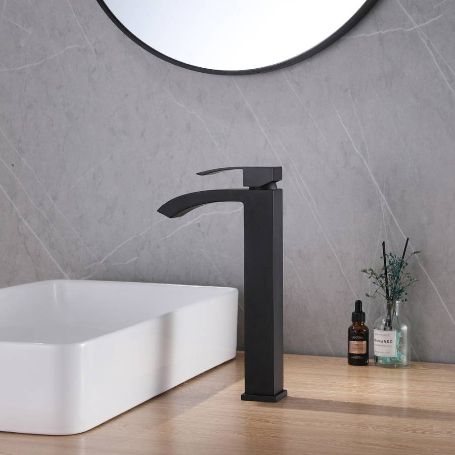 Смеситель ABBER Wasserfall AF8611B для накладной раковины, черный матовый Смеситель ABBER Wasserfall AF8611B для накладной раковины, черный матовый