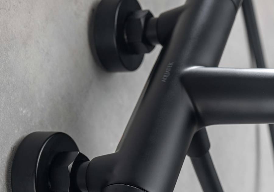 Термостатический смеситель для ванны AQUATEK, матовый черный AQ1043MB  Термостатический смеситель для ванны AQUATEK, матовый черный AQ1043MB