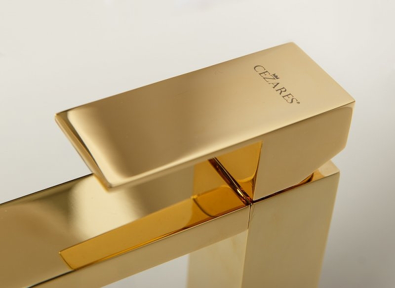 Смеситель для раковины однорычажный Cezares UNIKA-LSM1-03/24-W0 Смеситель для раковины однорычажный Cezares UNIKA-LSM1-03/24-W0