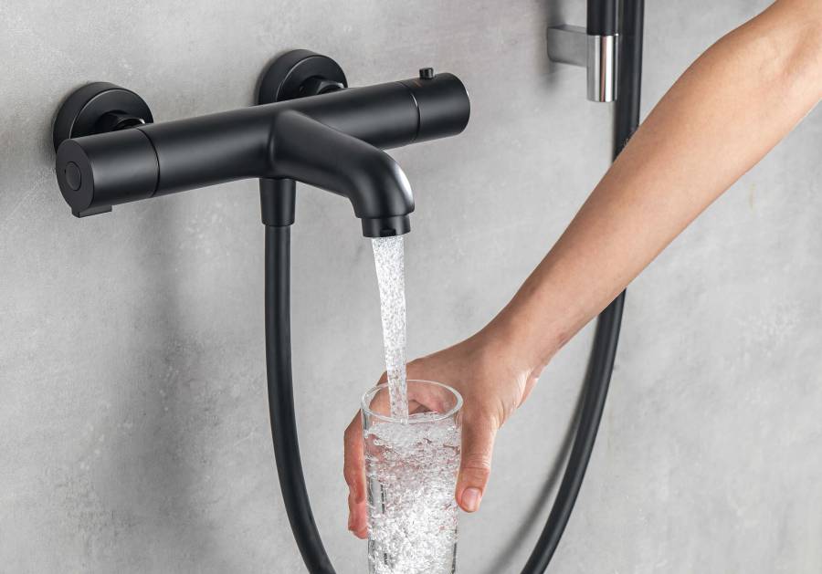 Термостатический смеситель для ванны AQUATEK, матовый черный AQ1043MB  Термостатический смеситель для ванны AQUATEK, матовый черный AQ1043MB