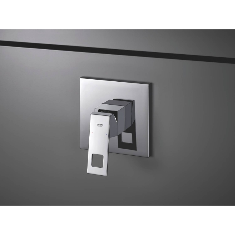 Смеситель Grohe Eurocube 24061000 для душа, хром Смеситель Grohe Eurocube 24061000 для душа, хром