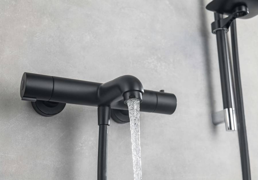 Термостатический смеситель для ванны AQUATEK, матовый черный AQ1043MB  Термостатический смеситель для ванны AQUATEK, матовый черный AQ1043MB