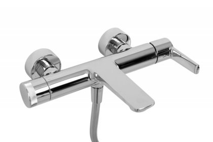 LUX-VD-01 Смеситель для ванны и душа однорычажный в комплекте с ручным душем, шлангом и держателем, хром