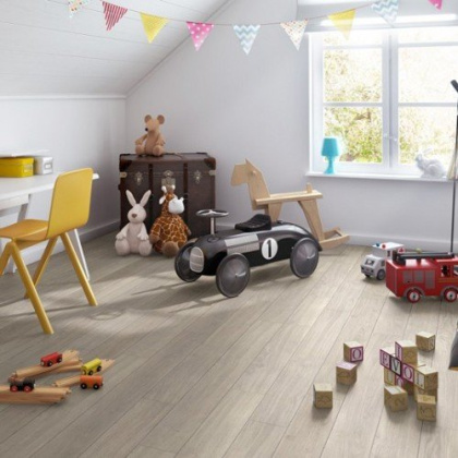 Ламинат Quick-step Perspective PER1304 Доска дубовая светл-сер лак (9мм/32кл/1,507м2) 1380*156, м2