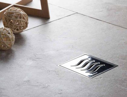 13000069 Точечный трап 100х100 мм Confluo Standard Vertical Dry,с сухим затвором, металл с перфорацией Tide (Волна),с рамкой Исполнение: Хром 