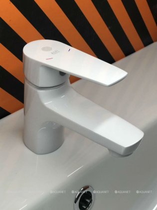 Смеситель для раковины Orange Loop M26-021w белый