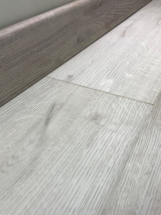 Кварц-виниловый ламинат SPC Aspenfloor Natural Touch NT3-03 Дуб Шато 4V (5,5мм//2,245м2) (1 220мм*184мм), м2 Кварц-виниловый ламинат SPC Aspenfloor Natural Touch NT3-03 Дуб Шато 4V (5,5мм//2,245м2) (1 220мм*184мм), м2