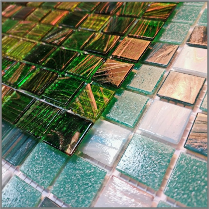 Мозаика стеклянная Verde (чип 4*20*20) 327*327 (20шт/2.139м2), м2 Мозаика стеклянная Verde (чип 4*20*20) 327*327 (20шт/2.139м2), м2