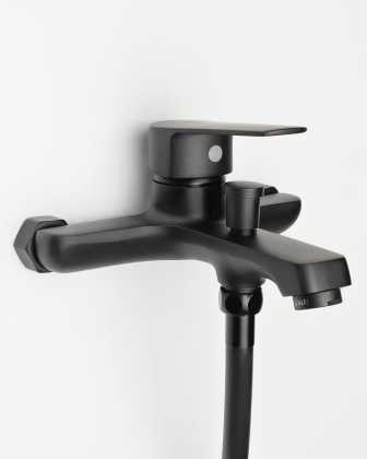 Смеситель для ванны/душа Orange Loop M26-100b с душевым набором