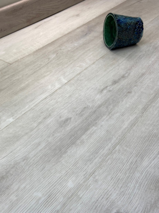 Кварц-виниловый ламинат SPC Aspenfloor Natural Touch NT3-03 Дуб Шато 4V (5,5мм//2,245м2) (1 220мм*184мм), м2 Кварц-виниловый ламинат SPC Aspenfloor Natural Touch NT3-03 Дуб Шато 4V (5,5мм//2,245м2) (1 220мм*184мм), м2